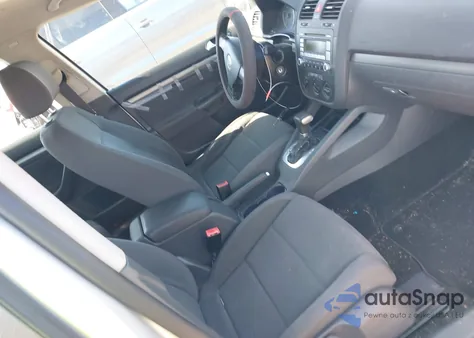 2006 Volkswagen Rabbit z USA, uszkodzony, nr VIN WVWDS71K56W153029